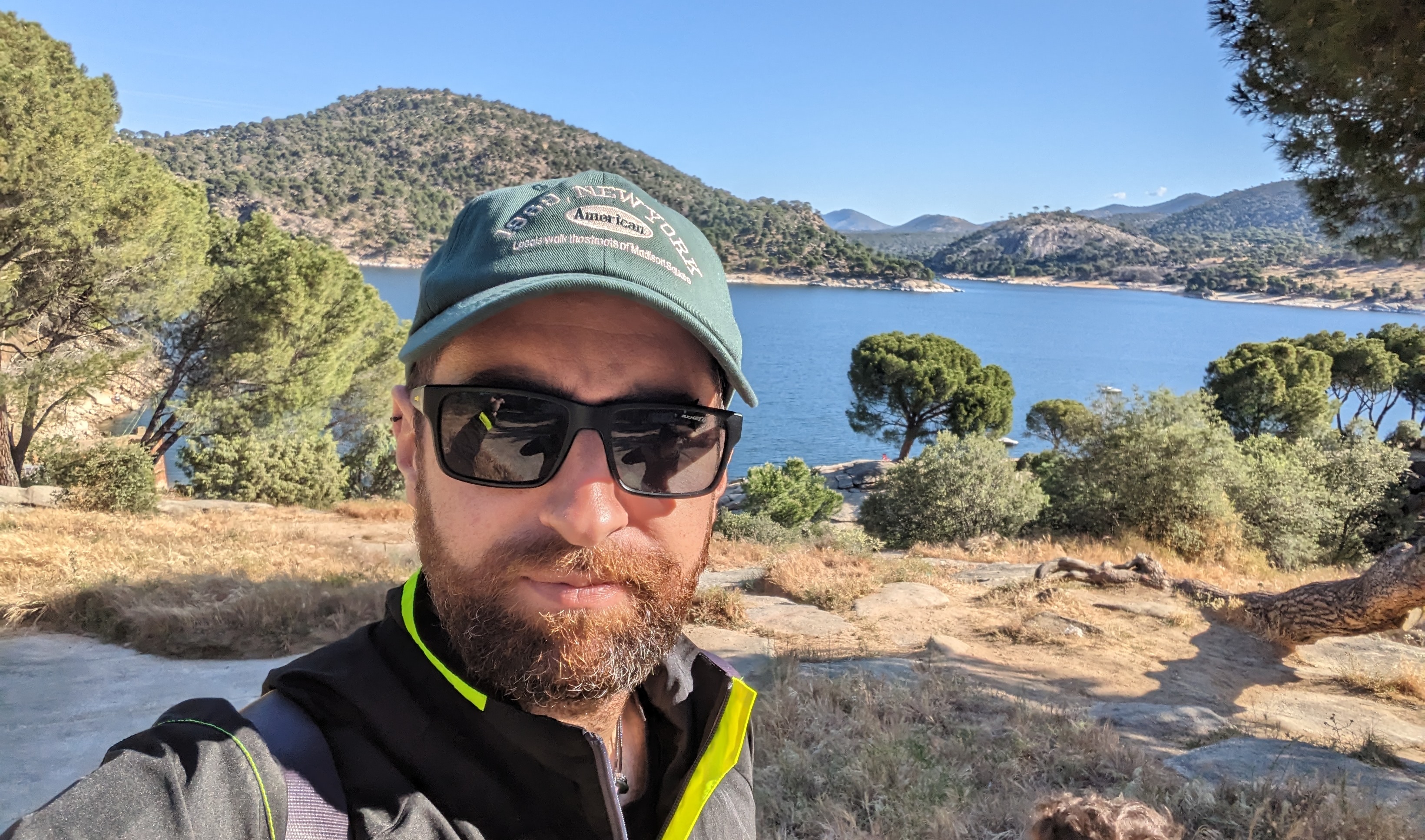 Cerca de la orilla del embalse de San Juan, Mayo de 2023